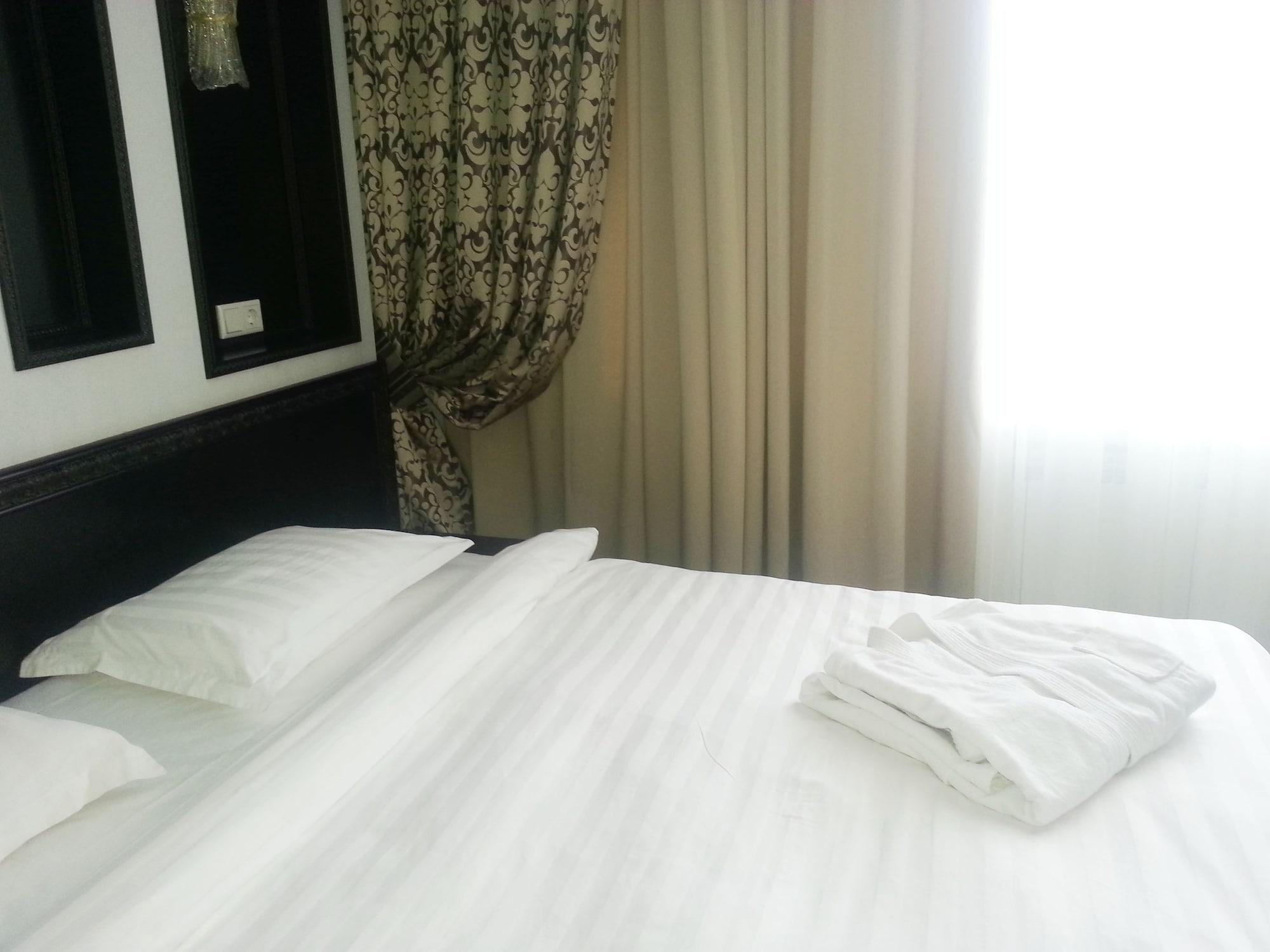 Royal Petrol Hotel Taldykorgan Luaran gambar